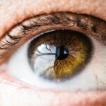 どうして目の焦点が合わないのか？目の焦点が合わない原因と対処法について解説