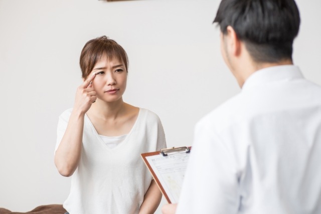 片目だけ視力低下が起きた際は眼科に受診することが重要