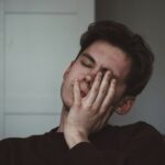 片目がぼやける頭痛に悩まされている方へ！気になる原因を詳しく解説