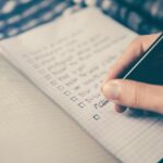 白内障により文字の見え方がどのように変化するかについて解説！